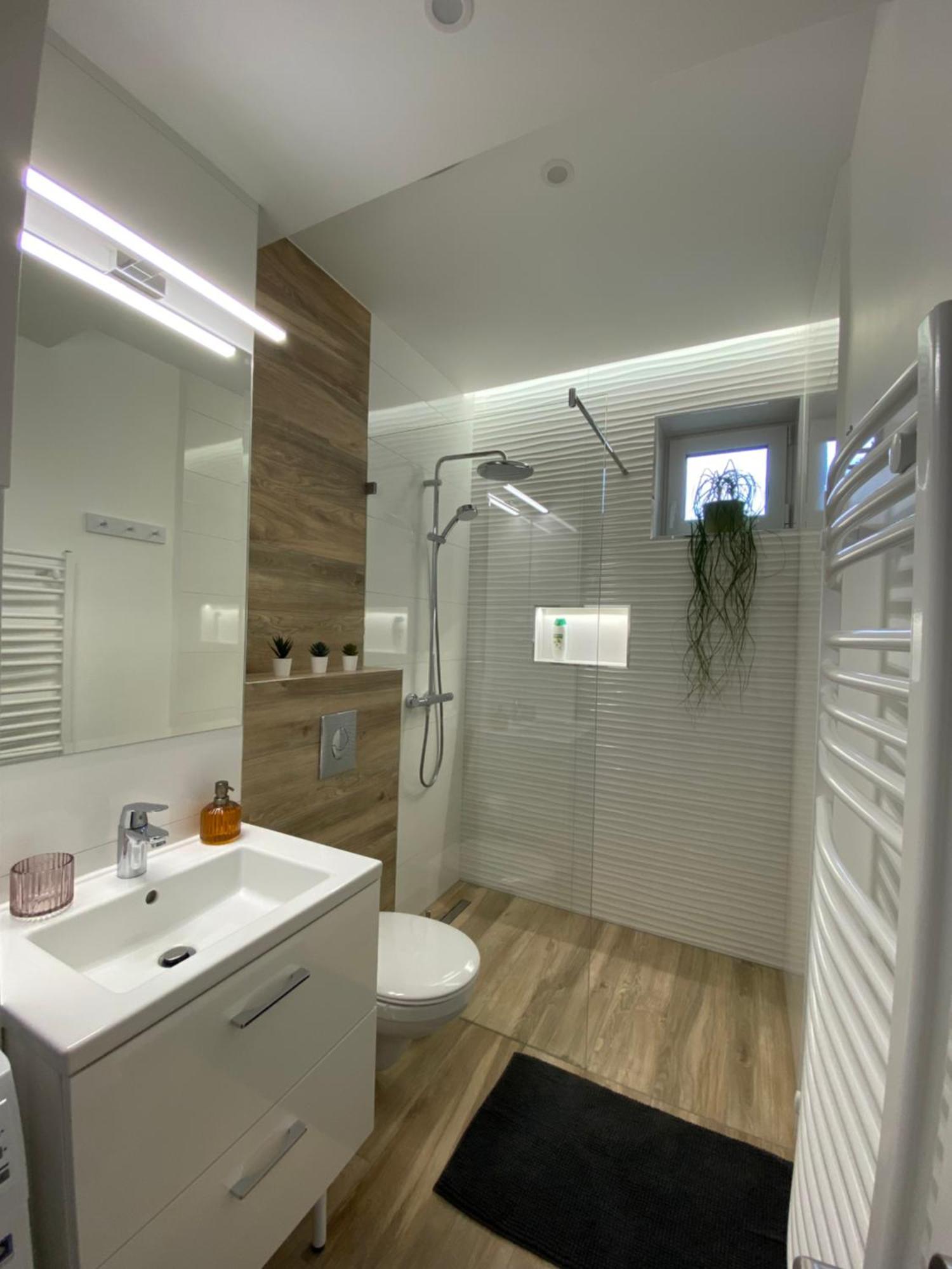 T27 Apartments Free Parking Ingyenes Zart Parkolo Győr Exteriör bild